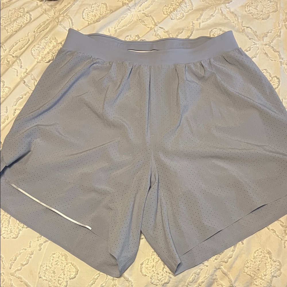 Men’s Fast and Free shorts-size small
